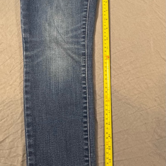 Levi's Blue Straight Leg Jeans with Vintage-Inspired Fading Sz 27 - Picture 2 of 6